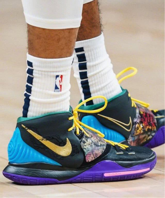 巴恩斯准三双难救主，布朗30+8+5白帝6记三分，绿军力克猛龙5连胜（巴恩斯准三双难挽败局，布朗30+8+5携白帝6记三分，绿军击退猛龙豪取五连胜）