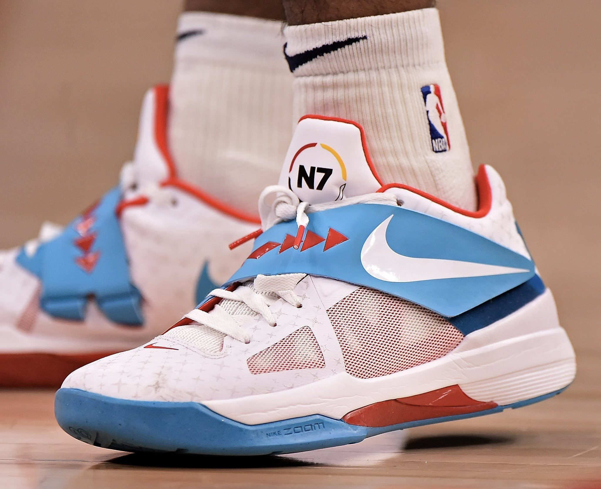 前裁判：米兰确实不该被判点球，但主裁判给的理由有问题（前裁判：米兰这点球确实不该判，但主裁的判罚理由不当）