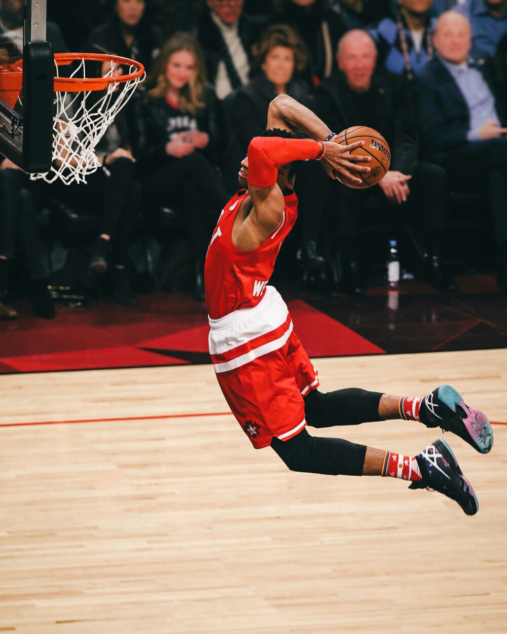 美因茨后卫科尔德甲生涯第9次染红，成德甲历史染红最多球员（美因茨后卫科尔生涯第9张德甲红牌，登上德甲历史红牌榜首）