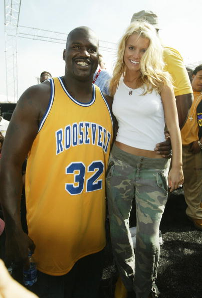 阿莱格里31场米兰和都灵德比取胜19场，仅输5场（阿莱格里德比战绩：对米兰与都灵31战19胜，仅败5场）