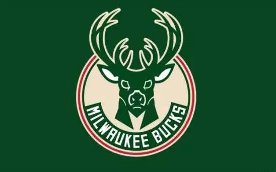 上赛季西甲最佳射手，姆巴佩领取皮奇奇奖（姆巴佩荣膺上赛季西甲射手王，捧起皮奇奇奖）