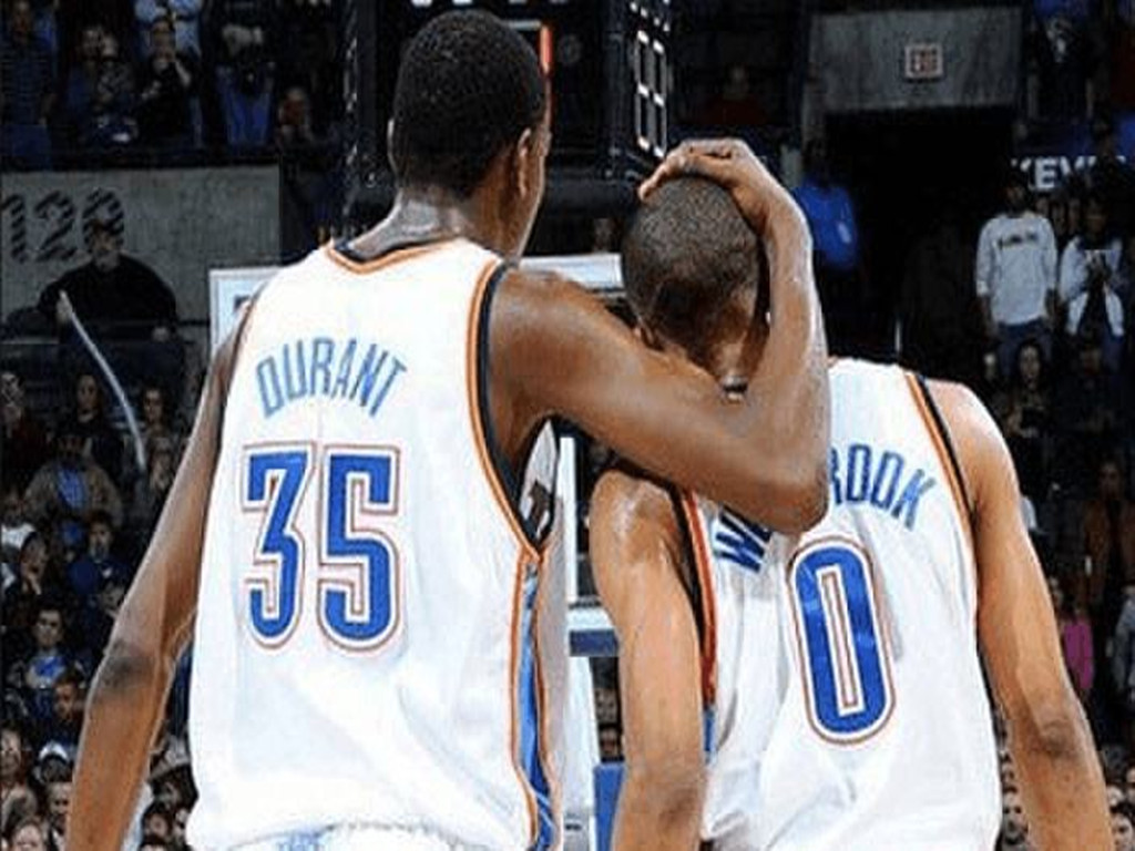 邮报：梅努希望冬窗离开曼联，有12家俱乐部对他感兴趣（邮报：梅努盼今冬离开曼联，12家球队有意引进）