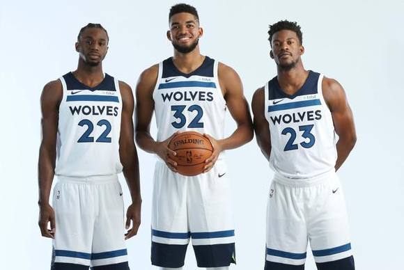 路易斯-苏亚雷斯：踢拜仁我们表现出色；巴黎也非常难对付（路易斯-苏亚雷斯：战拜仁表现上佳，巴黎同样难缠）